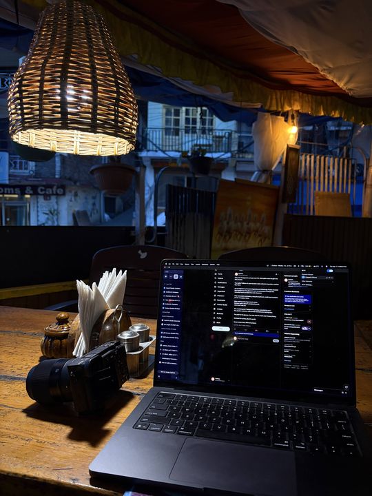 still shipping, from a cafe