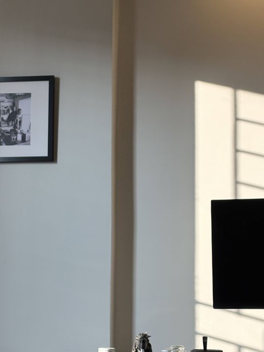 light and shadow indoors